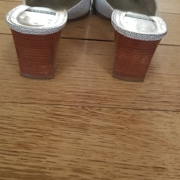 Stuart Weitzman slides tan - Picture 2 of 3